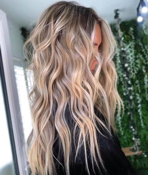 Color Melting Hair, Root Melt, Blonde Hair With Roots, Summer Blonde Hair, Vlasové Trendy, Dirty Blonde Hair, Blonde Hair Inspiration, Blonde Hair Looks, Balayage Hair Blonde