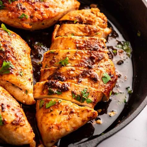 Sliced cast iron chicken breast. Iron Skillet Chicken Breast, Cast Iron Skillet Chicken Breast, Skillet Chicken Breast, Iron Skillet Chicken, Cast Iron Chicken, Inexpensive Dinners, Brown Chicken, Iron Skillet Recipes, Garlic Herb Butter