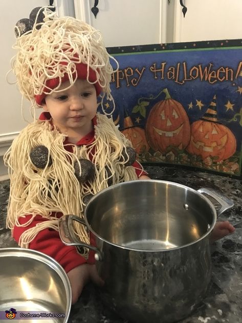 Spaghetti And Meatballs Costume, Meatballs Halloween, Meatball Costume, Food Halloween Costumes, Childrens Halloween Costumes, Food Costumes, Homemade Costume, Costume Works, Homemade Costumes