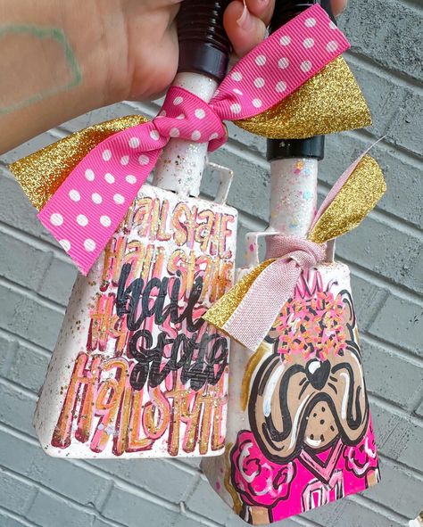 If I had to choose one order to represent my style/brand, it’d 1000% be this one! give me all the brights, neons, glitter, stars - if it looks chaotic & a bit too much, add a little more & thennnn we’re talking HG 🤩💖🧡🌟✨ #gamedaybell #gamebells #collegefootball #SEC #footballseason #footballsaturday #collegegirls #seniorgifts #smallartist #smallbusiness #localbusiness #localartist #meridianmagazine #etsyshop #etsyseller Cowbell Painting Ideas, Senior Casuals, Ag Teacher, Pastel Color Wallpaper, Football Ideas, Hail State, Bell Art, Artsy Ideas, Cheer Coach