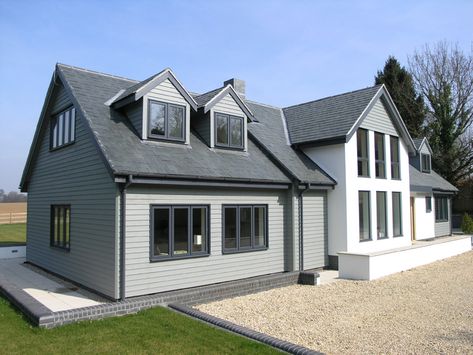 Grey Cladding Exterior, Cladding Ideas Exterior, House Cladding Exterior, Cedral Cladding, Cladding House Exterior, Facade Makeover, Home Roof Design, House Exterior Cladding, Bungalow Extension