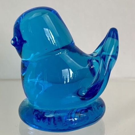 Vintage 1989 Blue Bird of Happiness Art Glass Bird Signed Leo Ward | eBay Blue Bird Of Happiness, Vintage Dishes Antiques, Vintage Glassware Antiques, Colbalt Blue, Collectible Pottery, Late 80s, Vintage Products, Antique Glassware, Vintage Kitchenware