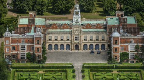 Hatfield House, English Estate, King's Speech, Famous Portraits, Modern Mansion, Grand Staircase, Tomb Raider, Filming Locations, Grand Hotel