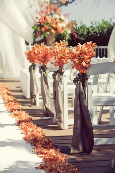 fall wedding ceremony idea via Leanne Pedersen Photographers / http://www.himisspuff.com/outdoor-wedding-aisles/6/ Wedding Aisle Outdoor, Fall Wedding Ceremony, Halloween Decor Diy, Wedding Ceremony Ideas, White Chairs, Wedding Arches, Outdoor Fall Wedding, Wedding Aisle Decorations, Rustic Fall Wedding