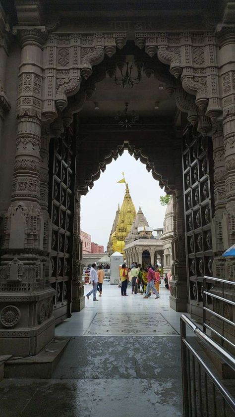 Kaashi Banaras, Kasi Vishwanath Temple, Kashi Aesthetic, Varanasi Wallpaper, Banaras Ghat Photography, Varanasi Snap, Kasi Vishwanath, Banaras Trip, Surat Snap