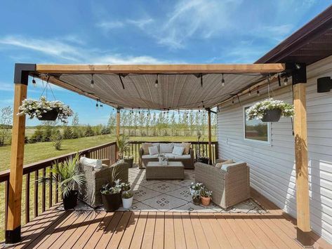 Deck Awning Ideas, Backyard Planter, Awning Ideas, Deck Awnings, Easy Deck, Deck Shade, Deck And Patio, Deck Seating, Outdoor Awnings