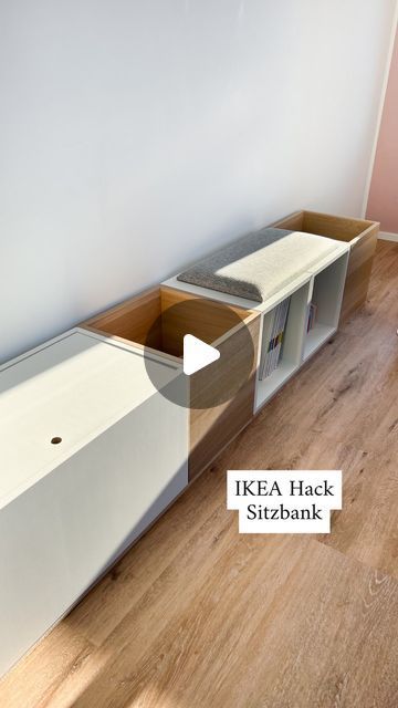 3.2M views · 45K likes | Rosemarie Thiedmann on Instagram: "IKEA HACK - EKET - (Part 1)☺️: Was man nicht alles mit den EKET Würfeln machen kann. Dadurch das alle Seiten gleich lang sind, gibt es unendlich viele Möglichkeiten. Zudem wusste ich gar nicht, dass man die Würfel gar nicht schrauben muss. Nur stecken! Megaaaa!   Für die Sitzbank braucht Ihr:  - EKET Regale 35x35x35 cm - für die Truhe 1 Element 70x35x35 cm mit Tür - Verbindungsstücke/ Schrauben um die Elemente zu verbinden  - 1 x Polsterpaneel Mollis (Hornbach)  - Sockel evtl. hab MDF Platten benutzt als Sockel. Kein Muss, sieht aber ein Tick besser aus, als würde das Möbel zusammengehören 😉  Viel Spaß beim Nachmachen ☺️  Übrigens folgt bald Part II von dem EKET Möbel…seid gespannt…wird was ganz anderes 😉.  #ikeahack  #ikeadiy Eket Ikea, Ikea Hack Storage, Open Living Room Design, Bedroom Built In Wardrobe, Ikea Hallway, Diy Camper Remodel, Ikea Living Room, Diy Room Divider, Home Hall Design