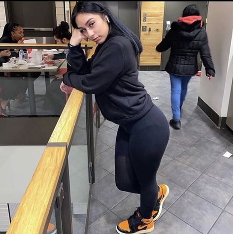 Chica Chola, Outfits Leggings, Jordan 1 Outfit, Outfit Leggings, Comfy Casual Outfits, Jordan Outfits, Legging Outfits, Chill Outfits, Cute Swag Outfits