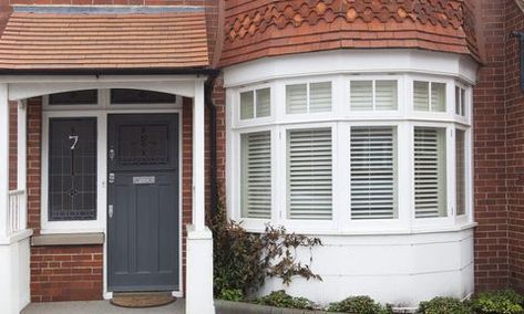 This light and spacious 1930s house was the perfect blank canvas for a modern colour scheme and style revamp. 1930 House Exterior, 1930s Porch, 1930s House Extension, 1930s House Exterior, Bay Window Exterior, 1930s House Interior, Terrace House Exterior, 1930s House Renovation, Exterior Windows