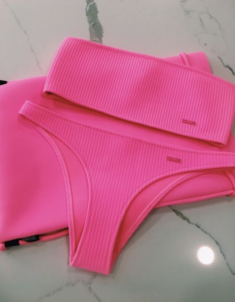 Pink Swimsuit Aesthetic, Pink Bikinis, Triangl Swim, Swimsuit Inspo, Pink Bathing Suits, Summer Bathing Suits, Pink Swimwear, Pink Swim, Trendy Swimsuits