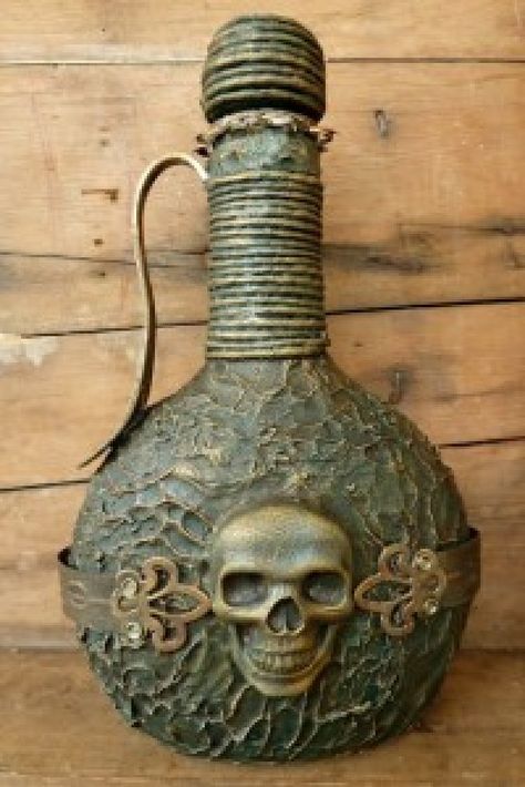 7 DIY Apothecary Jars – Glass Art Halloween Apothecary, Halloween Bottles, Halloween Potions, Pirate Treasure, 다크 판타지, Altered Bottles, Potion Bottle, Pirate Theme, A Skull