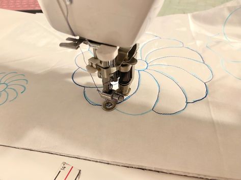 How to Use Quilting Stencils: A Beginner's Guide Stencils For Quilting Free Printable, Free Hand Quilting For Beginners, Quilt Stencils Printable, How To Use Quilting Templates, Quilting Stencils Templates Free, Quilt Stencils, Quilting Guides, Stencils Tutorials, Sewing Machine Quilting