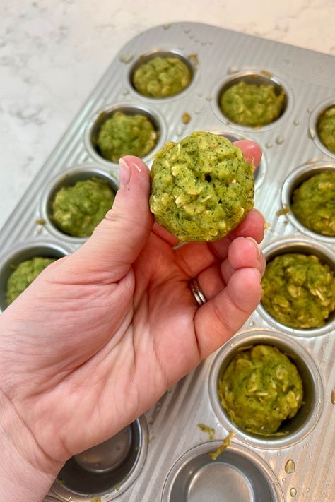 Spinach Apple Mini Muffins - Messy Bun Motherhood Apple Spinach Muffins, Baby Led Weaning Blueberry Muffins, Easy Baby Muffin Recipe, Baby Apple Muffins, Messy Bun Motherhood, Spinach Recipe For Baby, Apple Sauce Muffins For Baby, Mini Muffins For Babies, Healthy Mini Muffins For Toddlers