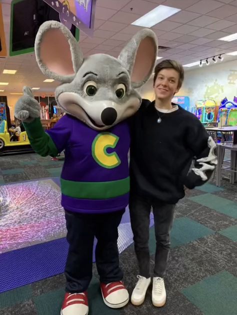 Chucky Cheese, Weston Koury, Blake Michael, Seven Heavens, Chuck E Cheese, Rawr Xd, Zoo Wee Mama, Man Go, Socks And Sandals