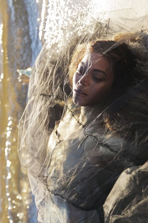 Beyoncé Love Drought Lemonade Music Video Love Drought, Chic Disco, Beyonce 2013, Beyonce Coachella, Beyonce Lemonade, Beyonce Photos, Sasha Fierce, Carter Family, Beyonce Knowles Carter