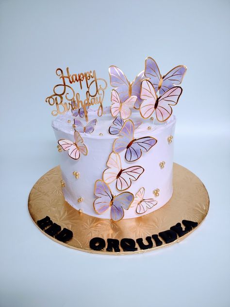 Butterfly Design Cake Ideas, Teenage Girl Birthday Cakes 15, Purple Birthday Cake With Butterflies, Simple Butterfly Cake Ideas, Pink And Purple Cake With Butterflies, Purple Butterfly Theme Cake, Cake Baterflay, Butterfly Drip Cake, 9 Birthday Cake Girl