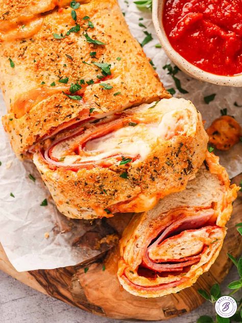 Easy Homemade Stromboli Stromboli With Pizza Dough, Italian Stromboli, Spaghetti Alfredo, Easy Stromboli, Stromboli Recipe Easy, Easy Chicken Tetrazzini, Homemade Stromboli, Chicken Tetrazzini Recipes, Million Dollar Spaghetti