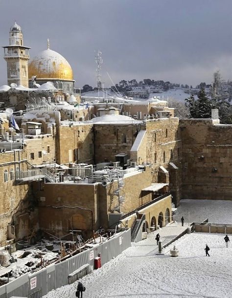 Western Wall, Winter Storm, Holy Land, Capital City, City Lights, Wonderful Places, Travel Essentials, Taj Mahal, Blankets