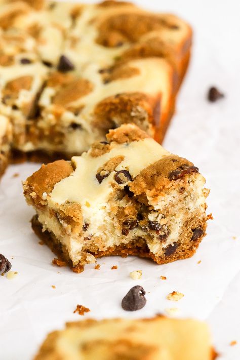 Cookie Dough Cheesecake Bars Recipe (5 Ingredients) Cookie Dough Cheesecake Bars, Chocolate Chip Cookie Cheesecake Bars, Cookie Cheesecake Bars, Cookie Dough Crust, Cookie Dough Desserts, Cheesecake Bars Easy, Chocolate Chip Cheesecake Bars, Chocolate Chip Cookie Cheesecake, Cookie Cheesecake