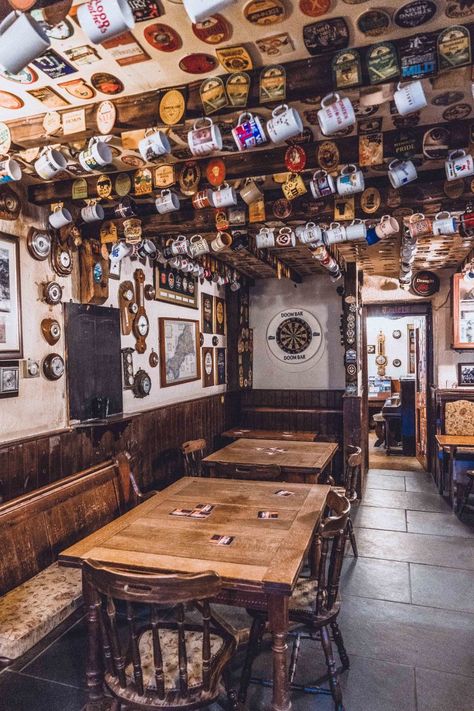 Village Pub Interior, Retail Cafe Design, Irish Pubs Interiors, Small Town Pub Aesthetic, German Pub Interior, Old English Pub Interior Design, Old Pub Interior, Old Irish Pub Interior, Old Pub Interior Ideas