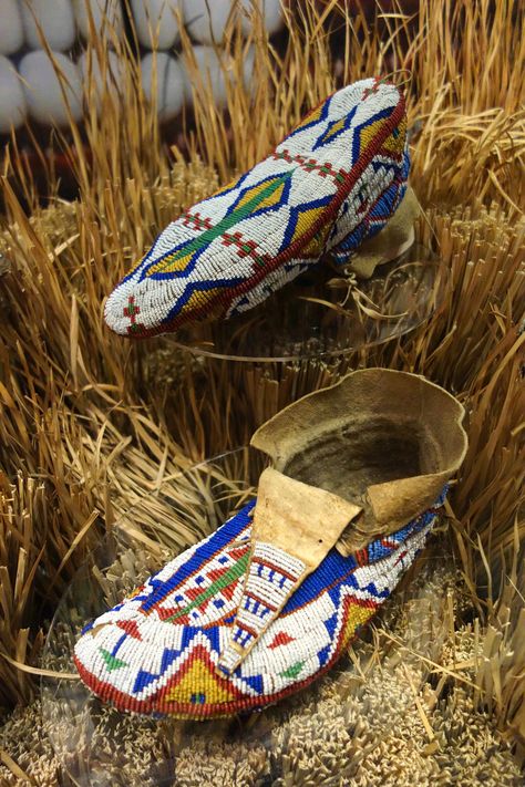 Bata Shoes, Native American Moccasins, Beaded Moccasins, Indian Beadwork, Plains Indians, Sioux, Moccasins, Native American, Nativity