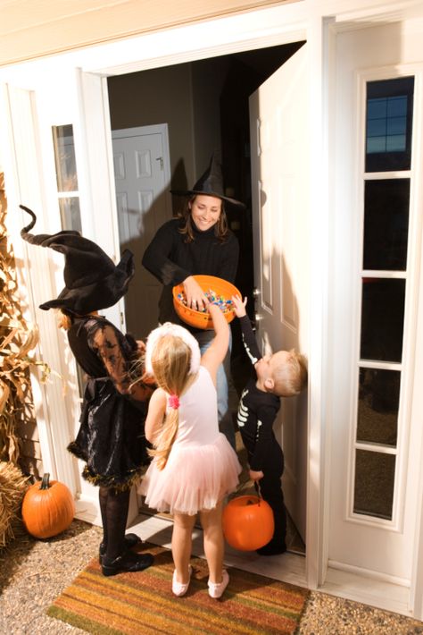 In pursuit of a full bag of candy, its important to help your kids stay safe on this fun and festive night. Check out these Trick-or-Treat Safety Tips Kids Trick Or Treating, Halloween Safety Tips, Single Poses, Halloween Safety, Floral Cards Design, Halloween Traditions, Healthy Halloween, Fall Things, Halloween Tote