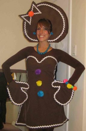 Gingerbread Girl Costume...  I have to figure out a costume for the youth group Christmas party this sunday... I think it's gonna be something like this! Karneval Kostum, Gingerbread Man Costumes, Diy Christmas Outfit, Adult Halloween Party Decorations, Christmas Costumes Women, Idea Man, Shrek Costume, Xmas Costumes, Carnival Christmas