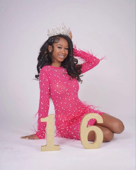 Sweet 16 Photoshoot Pink, Birthday Photo Shoot Outfits, Sweet 16 Birthday Outfits, Sweet Sixteen Photo Shoot Ideas, Pink Photoshoot Ideas Birthday, Photo Shoot Ideas Birthday, 16th Birthday Photoshoot Ideas, Sweet 16 Photoshoot Ideas, 16 Birthday Photoshoot