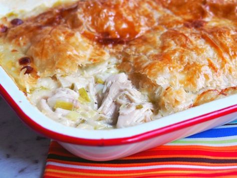 Chicken And Leek Stew, Slow Cooker Chicken Pie, Chicken And Leek Pie, Chicken Pie Recipe, Leek Pie, Slow Cooker Creamy Chicken, Healthy Winter Meals, Chicke Recipes, Chicken Pie