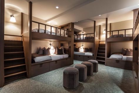 Bunk Room Ideas, Bunk Bed Rooms, Hostels Design, Bunk Beds Built In, Interior Design Per La Casa, Built In Bunks, Bunk Rooms, Bunk Bed Designs, Bunk Room