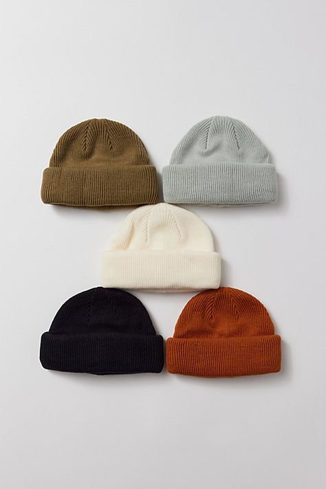 Beanie And Locs, Beanie Fits Men, Gifts For 20 Year Old Guy, Men Beanie Outfit, Guys With Beanies, Beanie Outfit Men, Mens Beanies, Small Beanie, Beanies Men