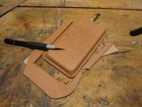 Wet Formed Leather Phone Case: 11 Steps (with Pictures) Leather Phone Case Pattern, Diy Leather Phone Case, Iphone Holster, Leather Phone Case Handmade, Cell Phone Cases Diy, Make A Phone Case, Homemade Phone Cases, Leather Cell Phone Cases, Leather Working Projects