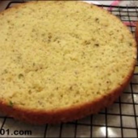 Genoise Sponge, Sponge Cake Recipe, Sponge Cakes, Recipe Tutorial, Baking Videos, Pistachio Cake, Sponge Cake Recipes, Green Food, Green Food Coloring