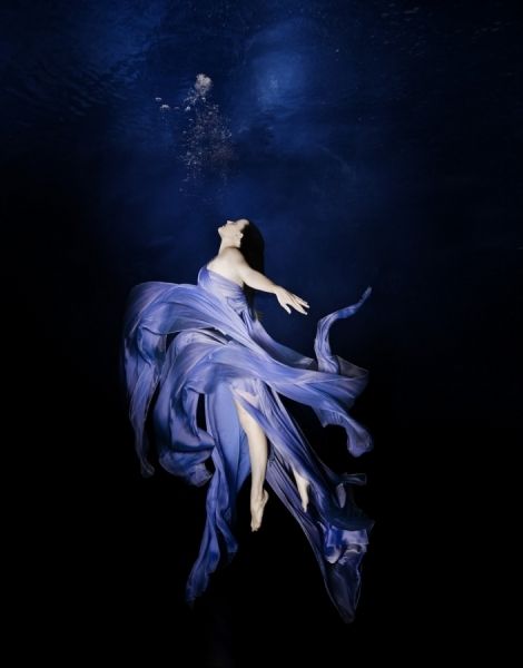 Photograph Chris Mollison Underwater No4 on One Eyeland Dreamy Shoot, Dance Shoot, Shoot Moodboard, Water Dance, 4 Drawing, Underwater Photoshoot, Underwater Portrait, Underwater Pictures, Fantasy Mermaids