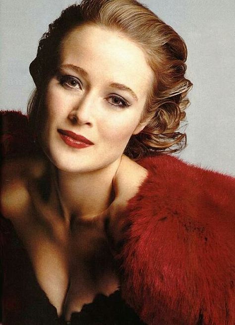 Jennifer Ehle. Simply one of the most underrated actors. So natural and packs a lot into small moments. Rosemary Harris, Jennifer Ehle, Elizabeth Bennet, Celebrity List, British Actresses, British Actors, Pride And Prejudice, Fifty Shades, Jane Austen