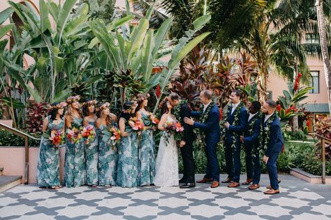 Tropical Wedding Groomsmen Attire, Groomsmen Attire Tropical, Tropical Wedding Groomsmen, Tropical Groomsmen Attire, Tropical Wedding Bridal Party, Tropical Wedding Attire, Tropic Wedding, Dinner Jacket Wedding, Maile Lei