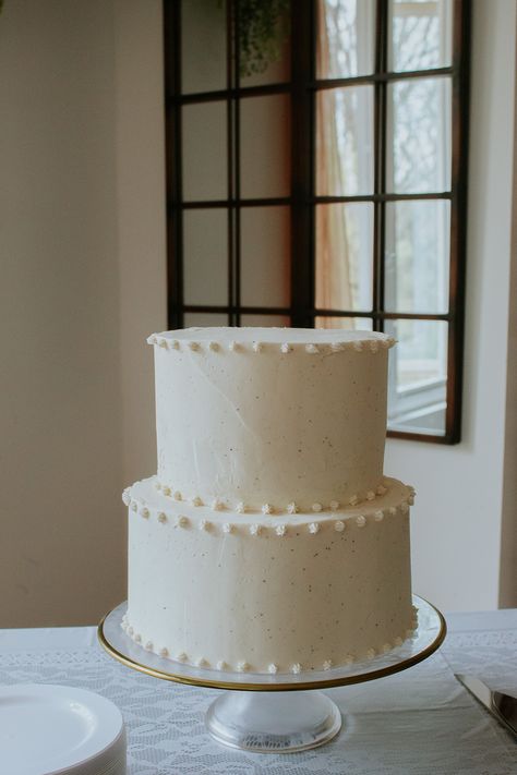 Wedding inspo, weddings, chic wedding, ideas, elegant wedding, white cake, pretty, small wedding cake, traditional cake, modern wedding, wedding decor, green and white Simple Wedding Cake Small Two Tier, Small Traditional Wedding Cakes, Plane White Wedding Cake, Two Tiered Simple Wedding Cake, Minimal Icing Wedding Cake, Simple White Two Tier Cake, Basic Wedding Cake Simple, Simple Cakes Wedding, Wedding Cake Ideas Elegant Simple