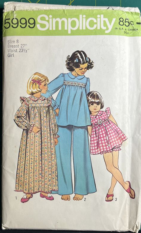 Baby Doll Pajamas, Doll Pajamas, Simplicity Patterns Vintage, 1970s Sewing Patterns, Vintage Pajamas, Pajama Pattern, Vintage 1973, Sewing Patterns Girls, Simplicity Sewing Patterns