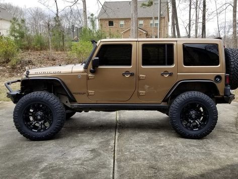 Jeep Copper-Brown Brown Jeep Wrangler, Brown Jeep, Ranching Life, Jeep Seats, Black Jeep, Jeep Stuff, Copper Brown, Cars Luxury, Brown Interior