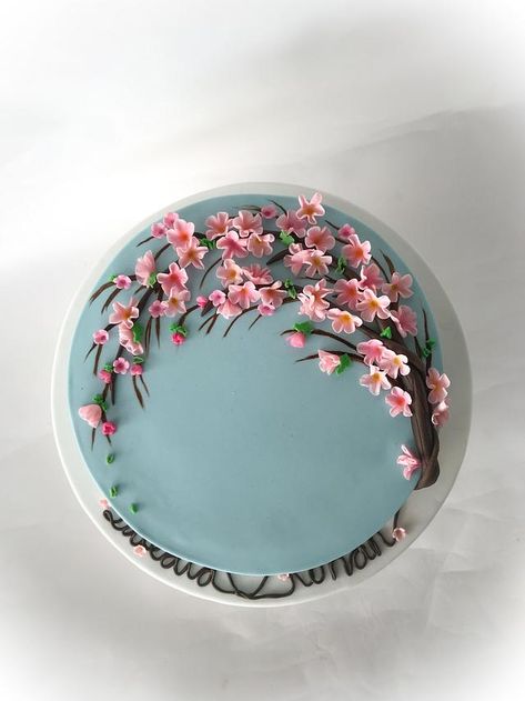 Cherry blossoms cake Japanese Cake Design, Japanese Cherry Blossom Cake, Pretty Cake Decorating, Sakura Cake, Floral Cake Design, Flower Cake Design, Cherry Blossom Cake, Blossom Cake, Pretty Cake