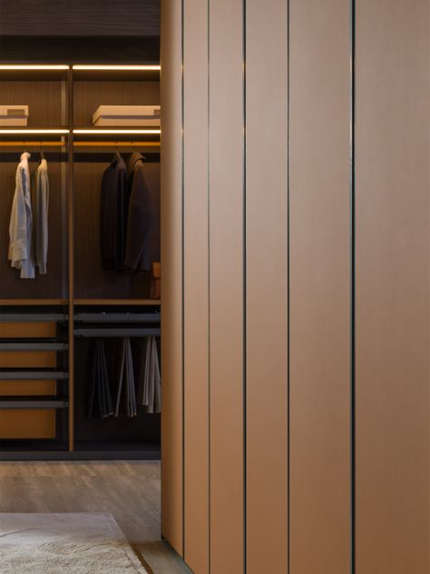 Gliss Master - Smooth - Wardrobes - Molteni&C Wardrobe Systems, Space Room, Walk In Wardrobe, Change Image, Wall Systems, Wardrobe Closet, Group Of Companies, Clothes And Accessories, Dressing Room