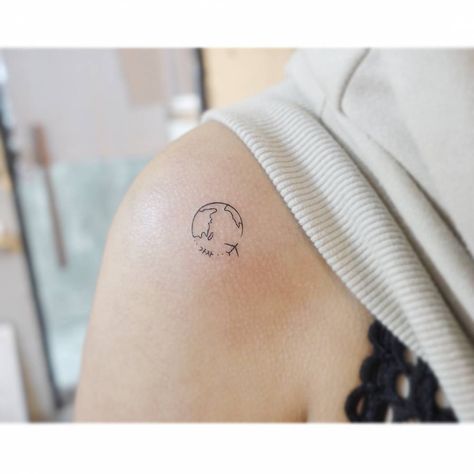 Tattoos For Women Cat, Discrete Tattoo, Astronomy Planets, Armband Tattoos For Men, Astronomy Tattoo, Plane Tattoo, Earth Tattoo, Basic Tattoos, Couple Tattoos Unique