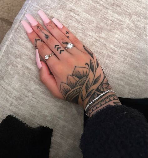 Side Waste Tattoos Women, Samariajdavis Hand Tattoos, Jess The Prankster Tattoo, Jessica The Prankster Tattoo, Eyelash Tattoo Finger, Baddie Hand Tattoo Ideas Female, Hand To Wrist Tattoo, Lioness Hand Tattoo For Women, Aries Hand Tattoos For Women