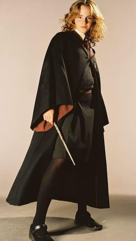 Harry Potter Disfraz, Hp Outfits, Hermione Granger Costume, Hermione Granger Outfits, Hogwarts Uniform, Taylor Swift Photoshoot, Emma Watson Harry Potter, Harry And Hermione, Harry Potter Cosplay