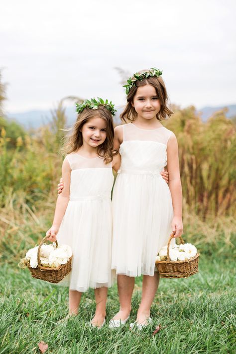 Wedding Bridesmaid Flowers, Flower Girl Dresses Vintage, Ring Bearers, Photography Flowers, Groom Looks, Bridal Musings, Vintage Wedding Decorations, Trendy Flowers, Southern Weddings