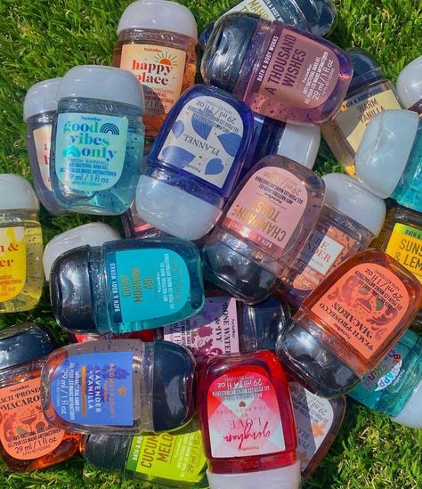 Hand Sanitizer Bath And Body Works, Bath And Body Works Hand Sanitizer, Hand Sanitizer Aesthetic, Bath Salt Gift Set, Gel Antibacterial, Bath Salts Gift, Lip Gloss Homemade, Bath N Body Works, Teaching Vocabulary