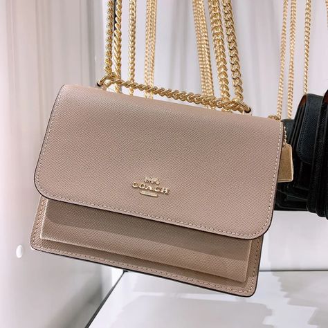 Cute Coach Purses, Women’s Purses, Neutral Purse Handbags, Crossbody Coach, Cute Crossbody Bags, Trendy Purses, My Style Bags, Luxury Bags Collection, Handbag Essentials