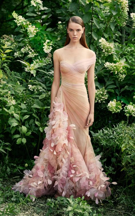 Cinderella Ball, Marchesa Fashion, Old Dress, Dress Mermaid, Dresses Mermaid, Classy Fashion, Tulle Gown, Dress Spaghetti, Michael Kors Collection