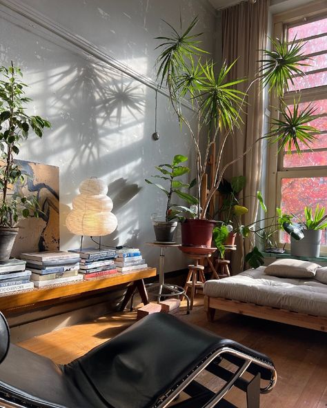 Dark Mcm Living Room, Ecobrutalism Interior, Post Modern Interior Design Bedroom, Leisure Room Ideas, Tiny Living Room Ideas Small Apartments, Small Holiday Home, American Interior Style, Male Living Space, Plants Interior