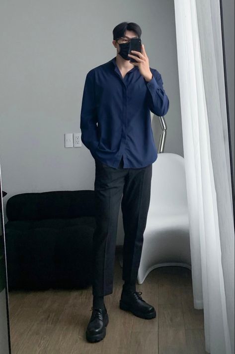 Korea Office Outfit Men, Uniqlo Formal Outfit Men, Mens Formal Wear Aesthetic, Formals Aesthetic Men, Aesthetic Office Outfit Men, Mono Chrome Outfits, Male Outfits Formal, Korea Men Outfit, Aesthetic Formal Outfits Male